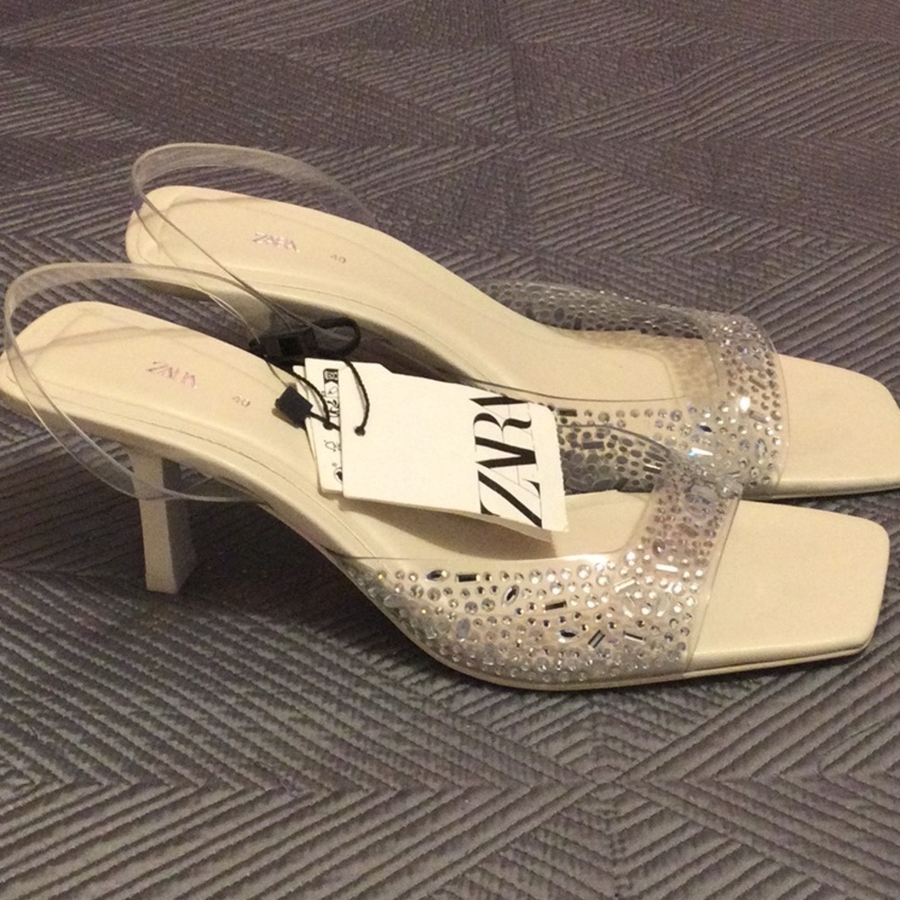 Zara size 9.5  (40) cream and clear rhinestone heels for women